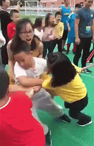 地下城与勇士|“宝妈的一天，要不要这么真实？”被王大爷上了一课！哈哈哈