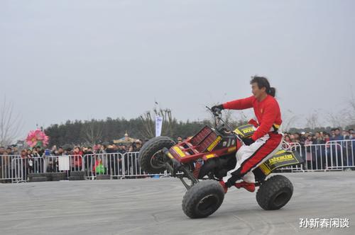 成龙|成龙唯一不敢演的戏，由替身出演，拍完后成龙送了他一辆法拉利