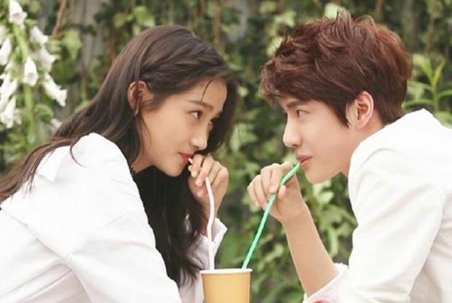 金·卡戴珊|关晓彤王一博一起下班被抓拍，两人反应，这才是对绯闻最大的尊重