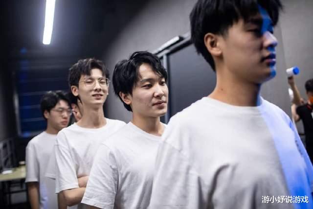 张大仙|秀豆登顶巅峰榜一，张大仙心里乐开花，赛季末唯有德华在哭