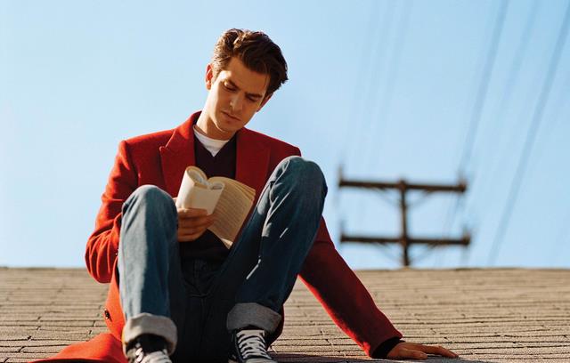 蜘蛛侠|绝，加菲和托比·马奎尔一起溜去影院看的蜘蛛侠，愣是没人发现！