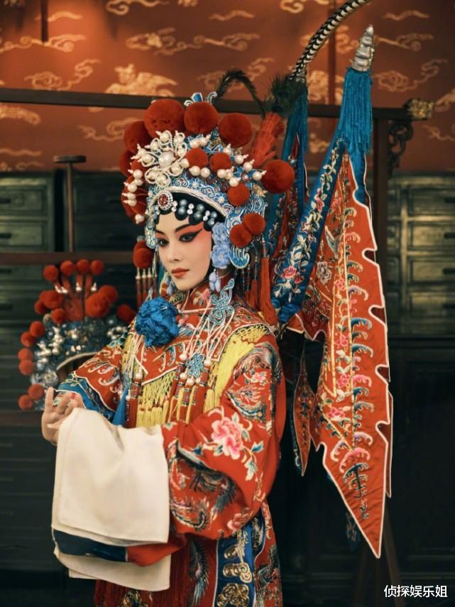 张馨予|张馨予罕晒京剧扮相，穿戴超重戏服演绎穆桂英，又美又飒超惊艳