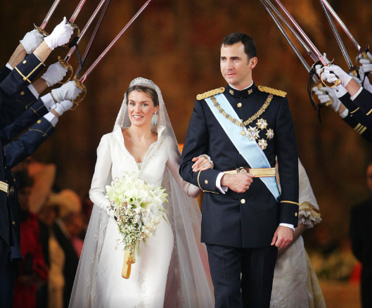 莱蒂齐亚|7年前，莱蒂齐亚在停车场被婆婆教训，被大姑子鄙视，如今翻身了