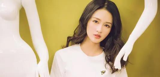 李沁|“反诈先锋”李沁:为帮好友被骗光片酬,后又被李易峰当众钓上钩