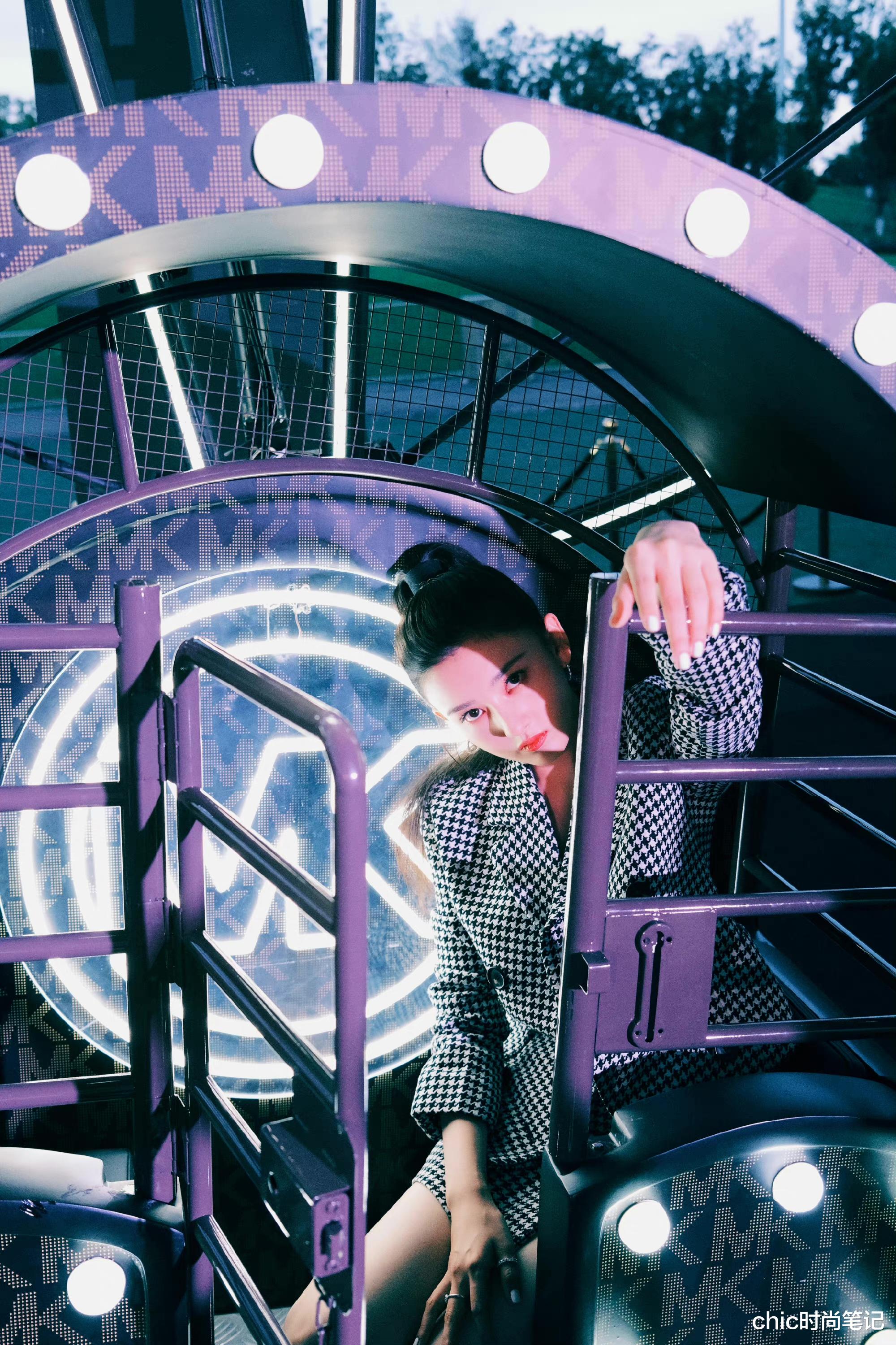 chic时尚笔记 秋冬怎么扎马尾,既然都露脖子冻人了,当然得让美丽成为前提