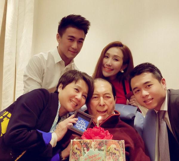 奶球妈咪聊|何猷君现场与QG工作人员对骂，对方言语粗鄙，还问候家人与二胎