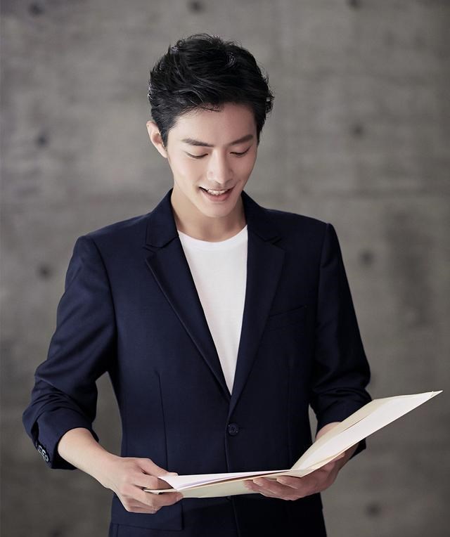 岳旸|国潮变“国嘲”?是谁给了李宁勇气,找肖战当品牌代言人?