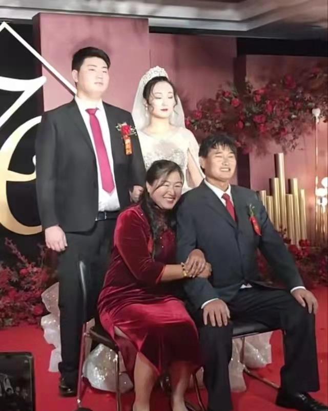 陈亚男|陈亚男被曝遭到绑架，为了大衣哥名声没声张，这是一波新的炒作？