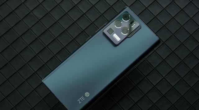 中兴|20G+1TB！中兴Axon 40Ultra复合真香定律，国产机皇或将来临