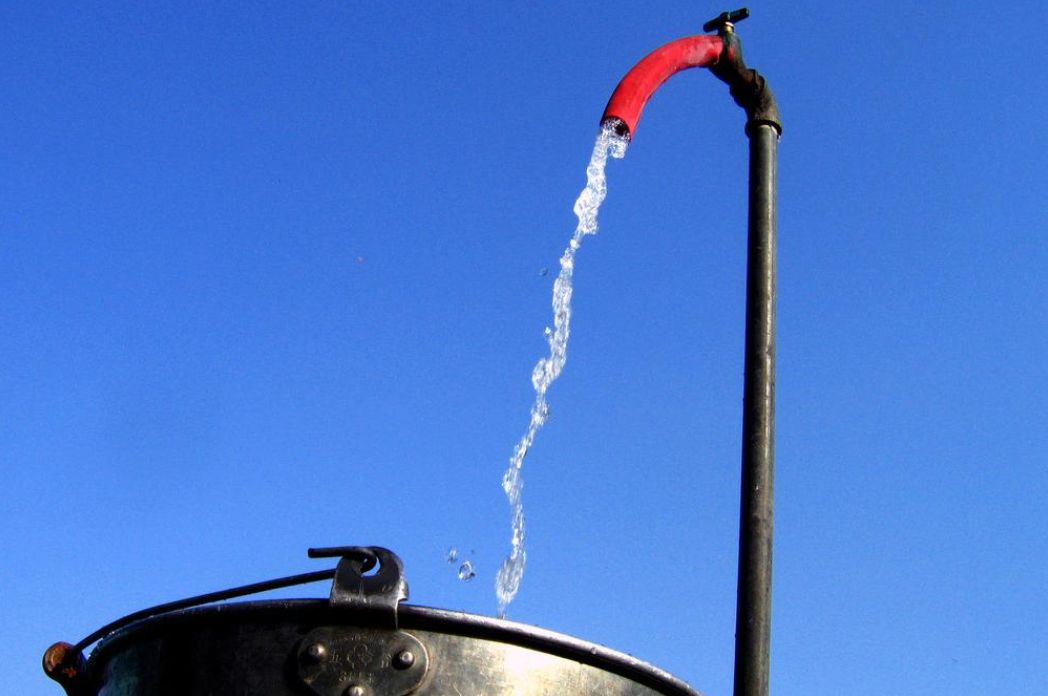 急诊室老苗|净水器是智商税吗?有孩子的家庭,应该给宝宝喝什么水?