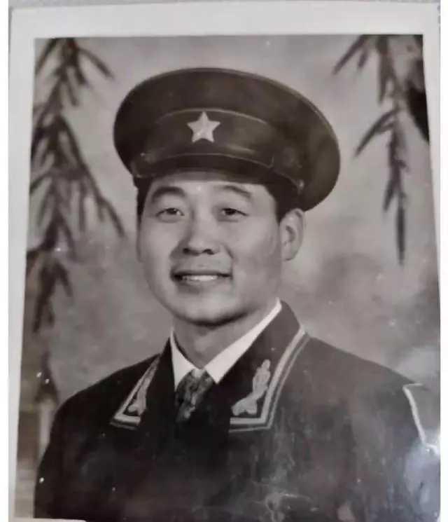 出生医学证明|杜新枝伪造姚威出生证明后，再被细心网友曝出伪造郭希宽军功章