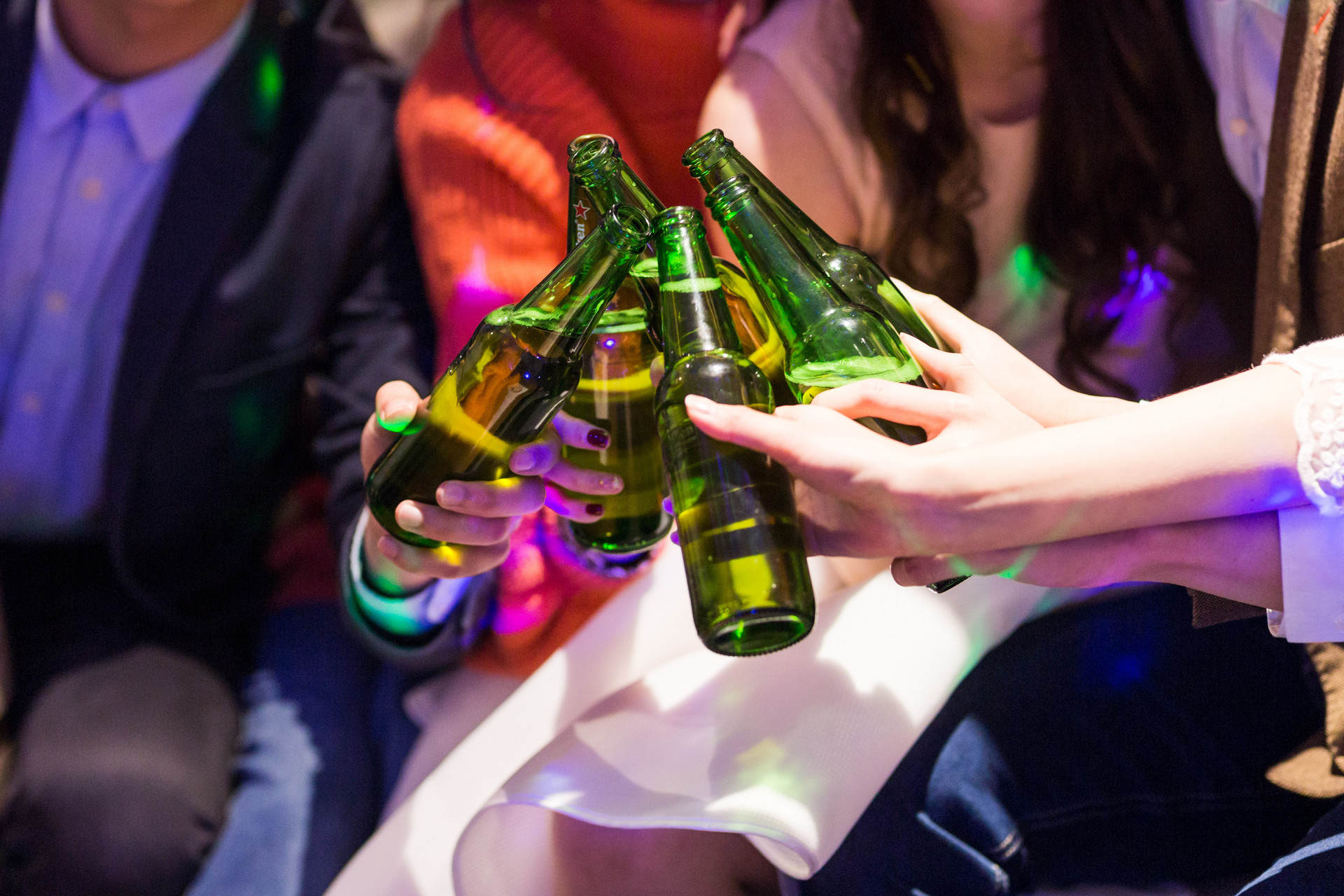 奈奈姐姐 从小导购到年薪50万的大区经理，1个小姑娘奋斗史背后的辛酸