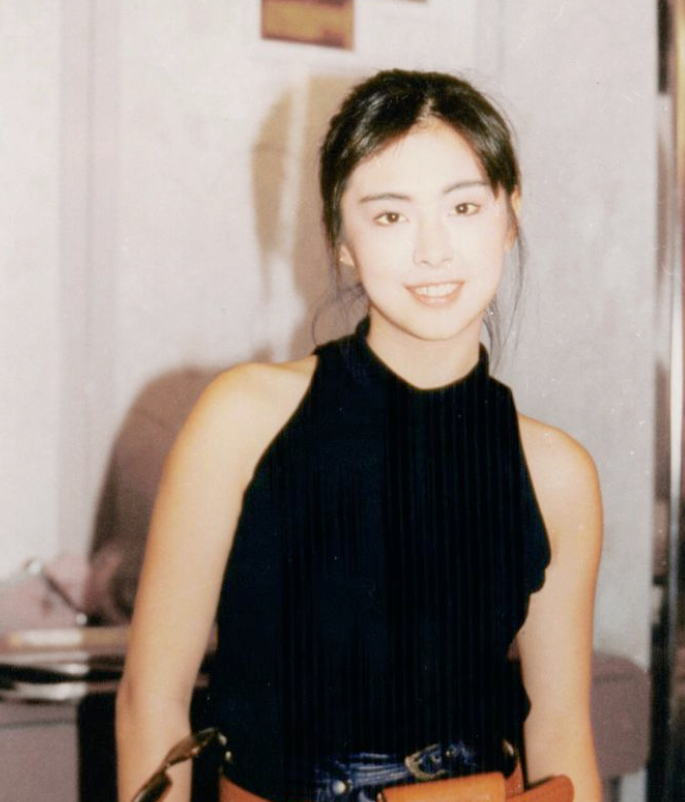 聂小倩|王祖贤： 聂小倩的清冷和白蛇的妖娆， 成为了我们的梦中女神