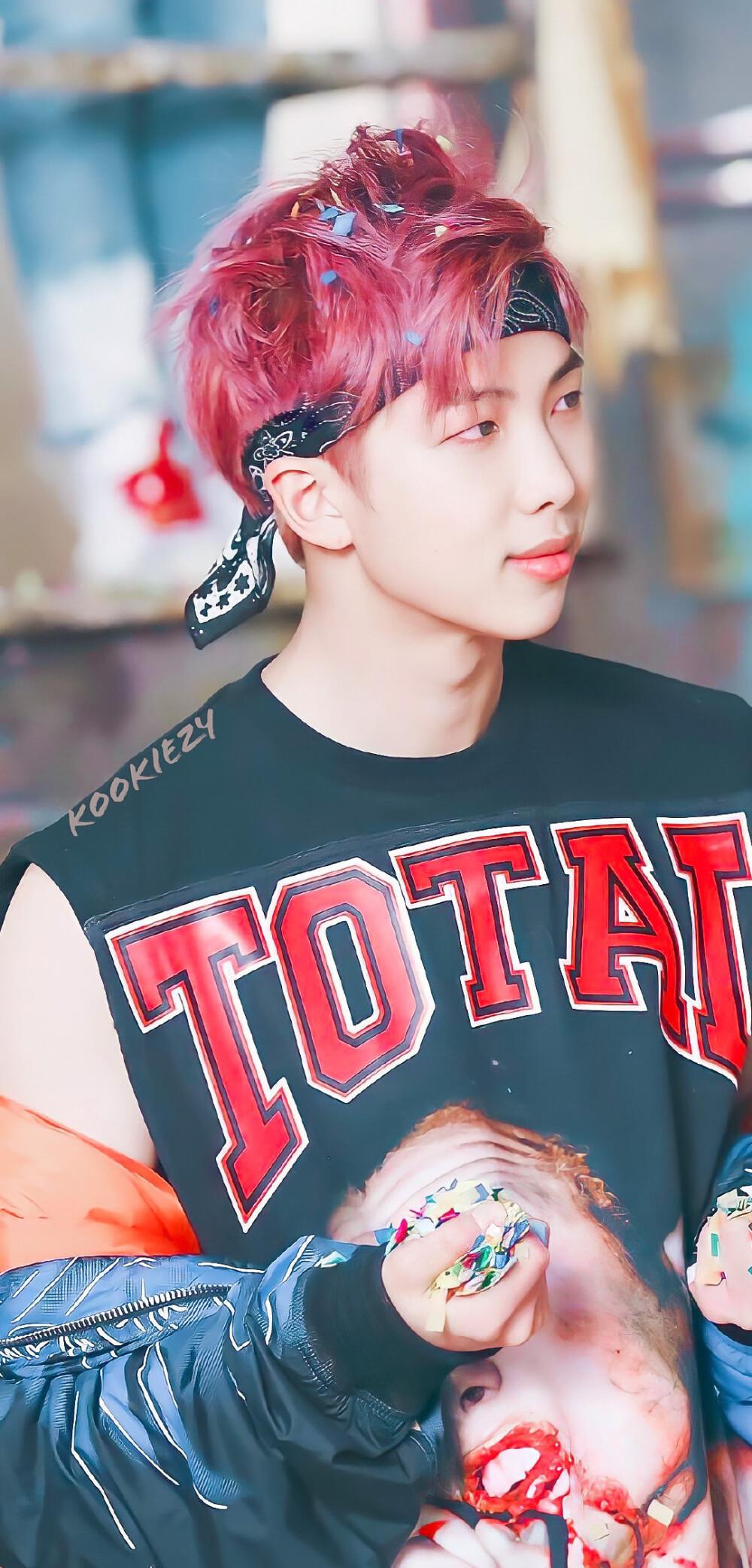 防弹少年团|BTS金南俊否认约会谣言，队内三人被同一博主造谣，HYBE并不理会