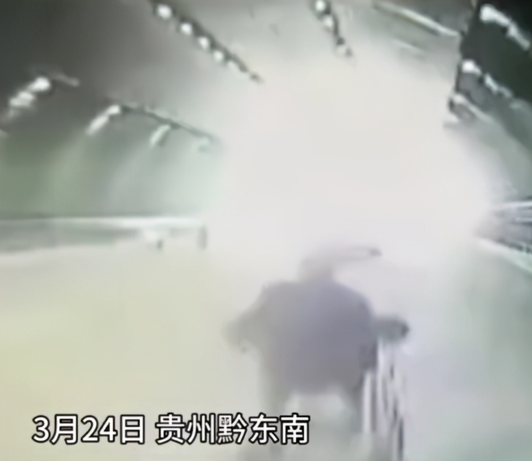 王牌总是最后才出现 91岁老人坐轮椅进入隧道被撞身亡,双方已达成协议,网友议论纷纷