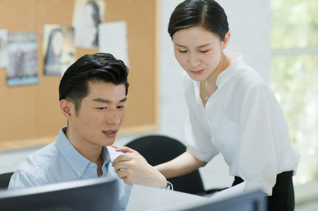  微小说：绯色交易