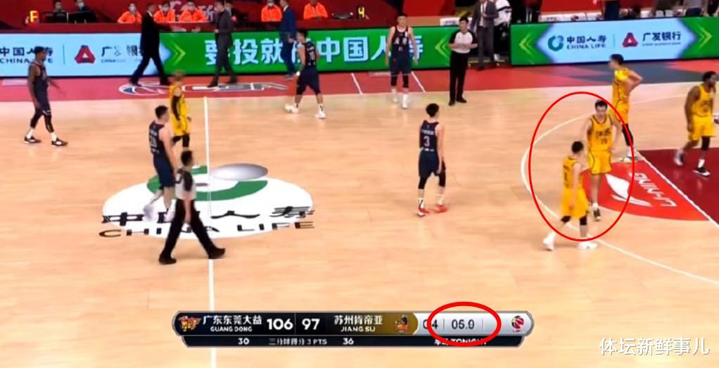 广东男篮|输球又输人！广东男篮106-97江苏，李楠曝内情，杜锋引热议，谁注意赵睿举动