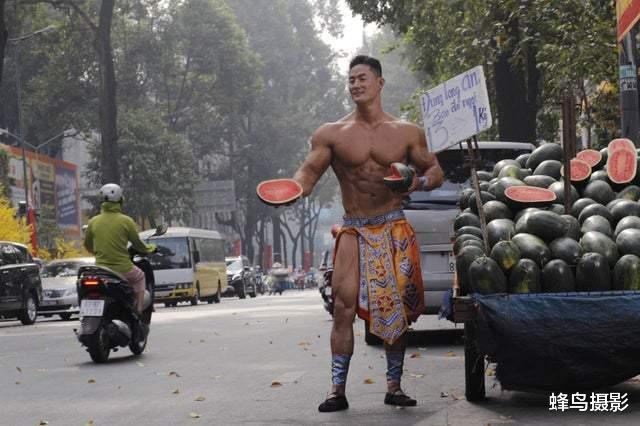 30张罕见的照片,地铁遇到基努里维斯,这穿着太接地气了