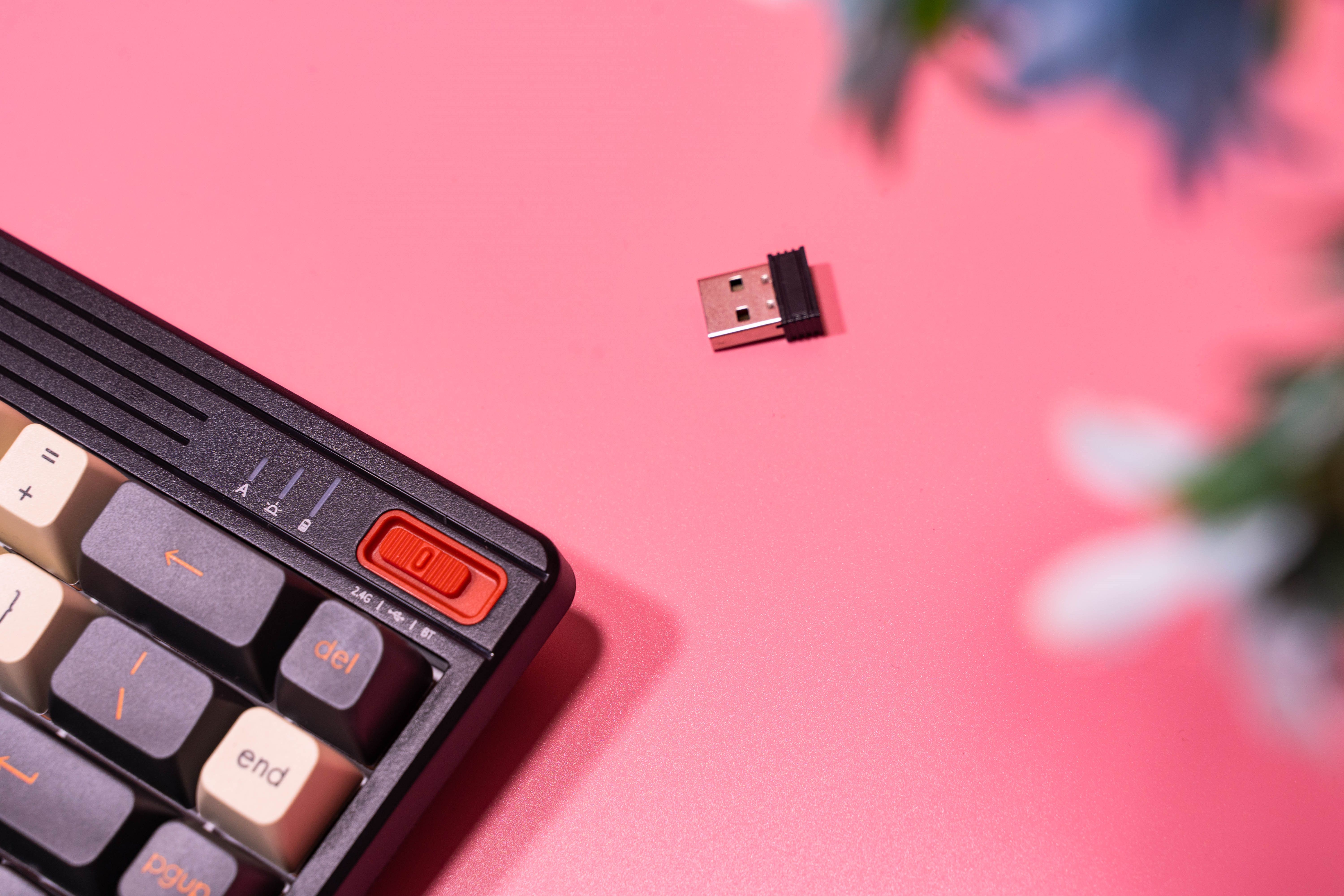 机械键盘|V复古，大球帽，还有RGB。黑爵K690T无线三模机械键盘上手体验