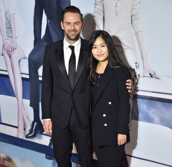 童瑶|张艺谋的女儿张末：父母离婚是她永远的痛，25岁也步了妈妈的老路