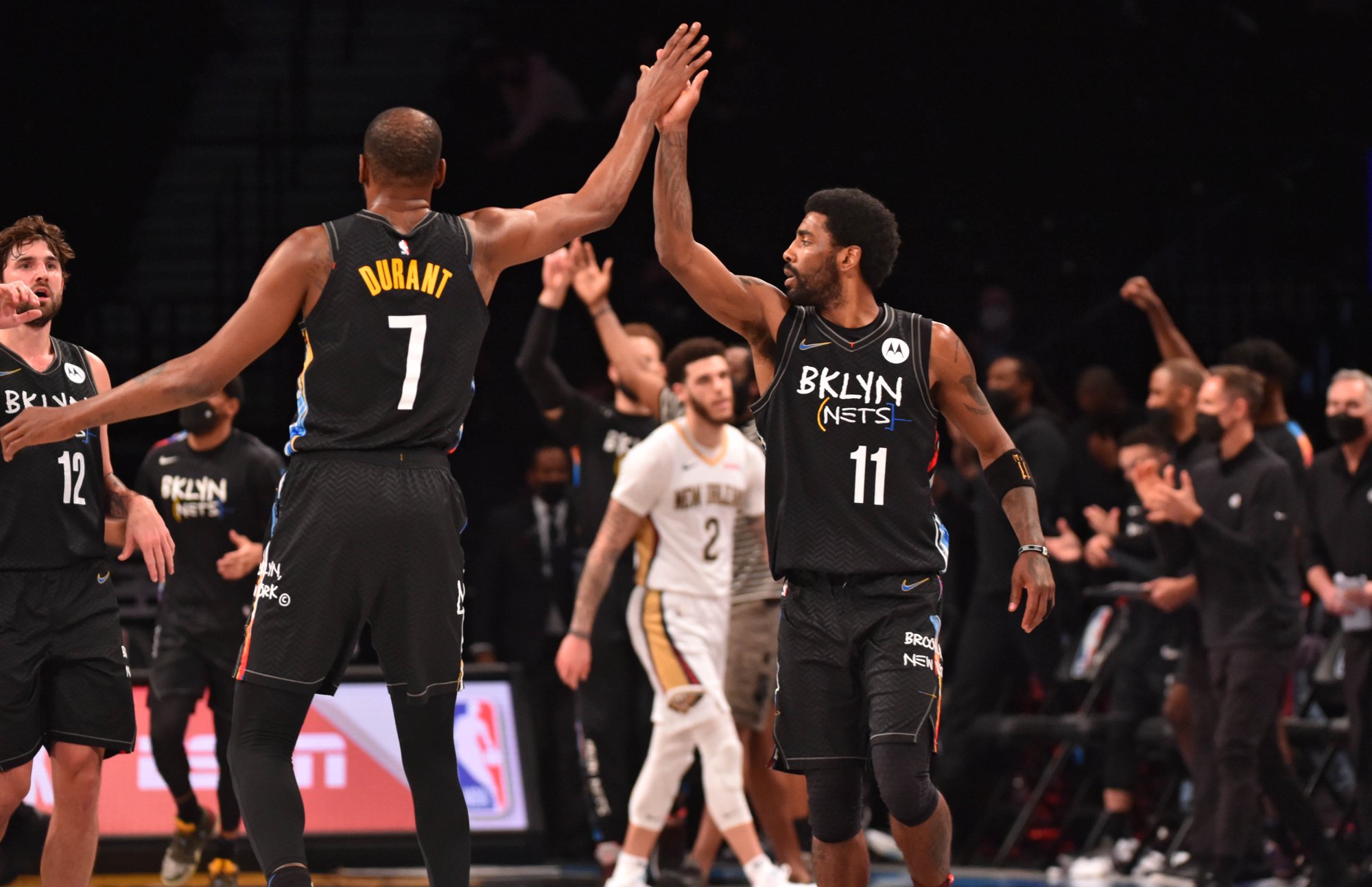 凯里·欧文|篮网雪上加霜!欧文请假后发声,杜兰特最受伤,只剩哈登可依靠