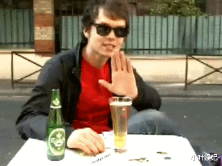 小叶娱记 “这是我新交的女朋友，兄弟们羡慕吧~”确定是女的？