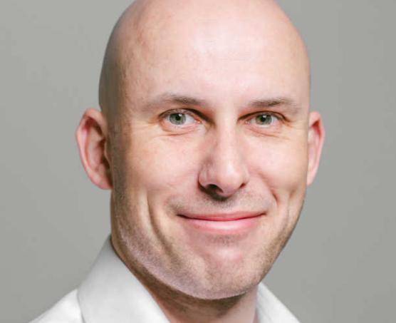 秃头|古芳栢草：头顶头发少就是秃头？这些秃头情况要分清！