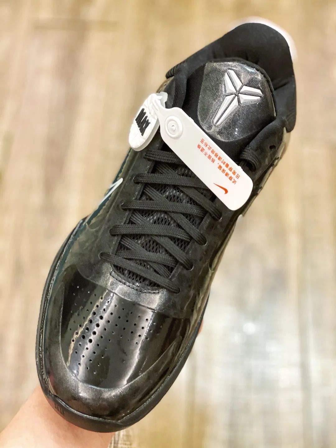 南方鞋匠|致敬科比！耐克Zoom Kobe 5黑武士开箱，简直帅呆了！