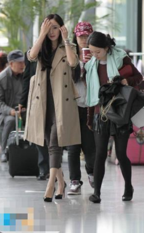 杨幂|她本是杨幂助理，因长得漂亮幸运被导演看中，与胡歌合作一炮而红