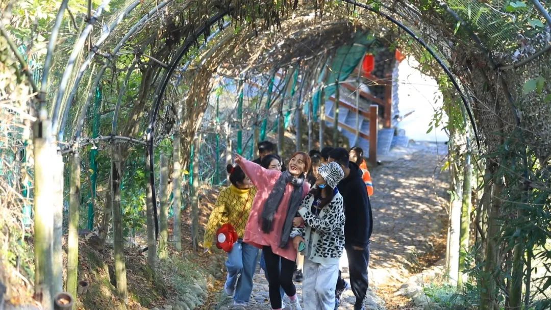 新罗TV 革命基点村的小康生活之小池培斜