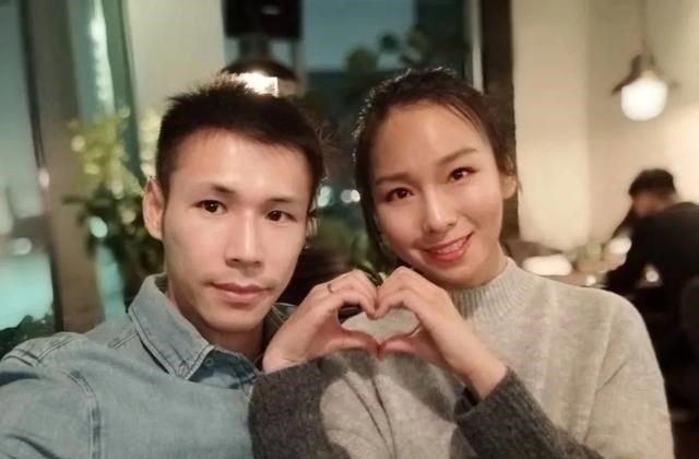 张成龙|“体操冠军”张成龙:被富婆追,结婚3年才举办婚礼,今身价过亿
