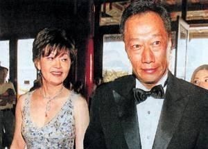 曾馨莹|曾馨莹34岁嫁58岁首富，六年生三胎坐稳百亿豪门女主人，她凭什么