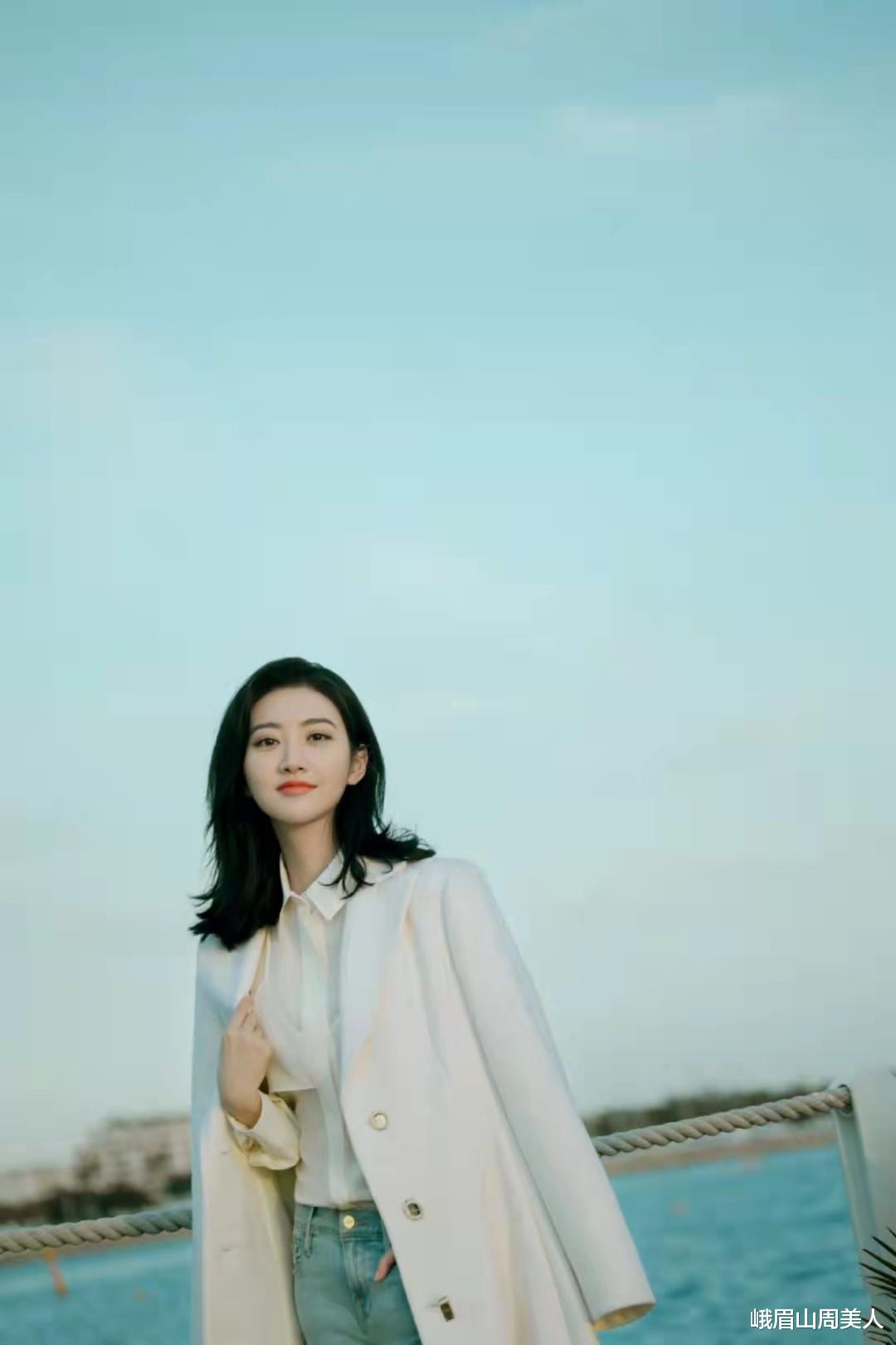 峨眉山周美人|景甜才是真“仙女姐姐”，穿薄荷绿纱裙美出新高度，看了让人心动