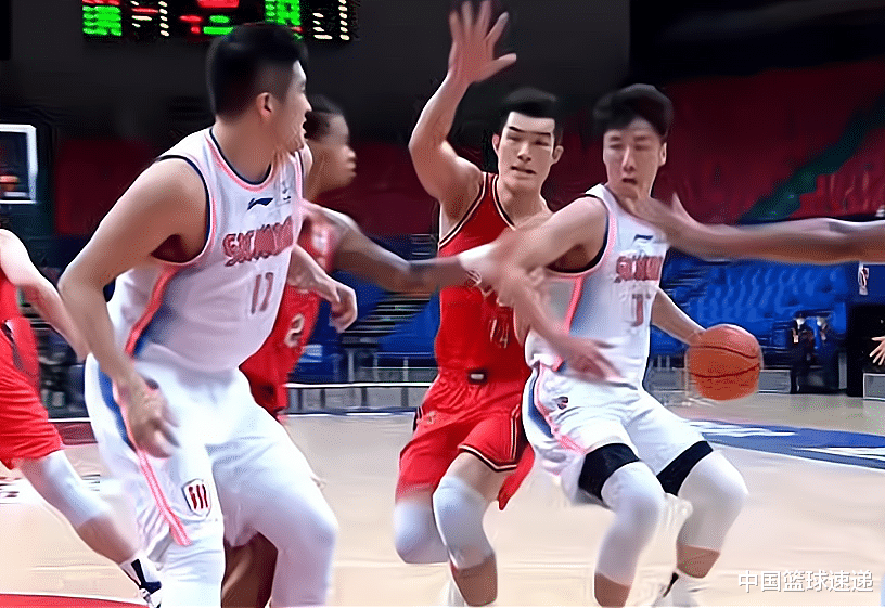 四川男篮|韩硕19分16助攻，四川送CBA大黑马五战四败，祝铭震空砍24分！