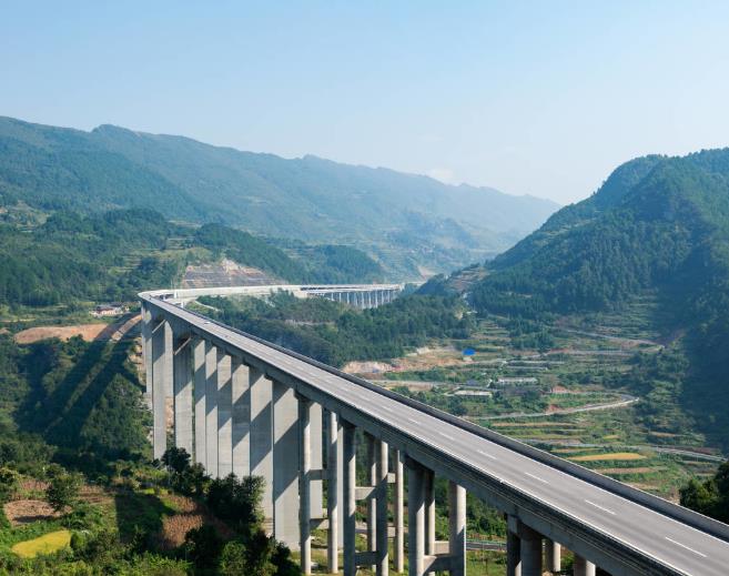 孔维静说 一年收费近6000亿,高速仍难逃巨亏,亏损原因到底在哪?