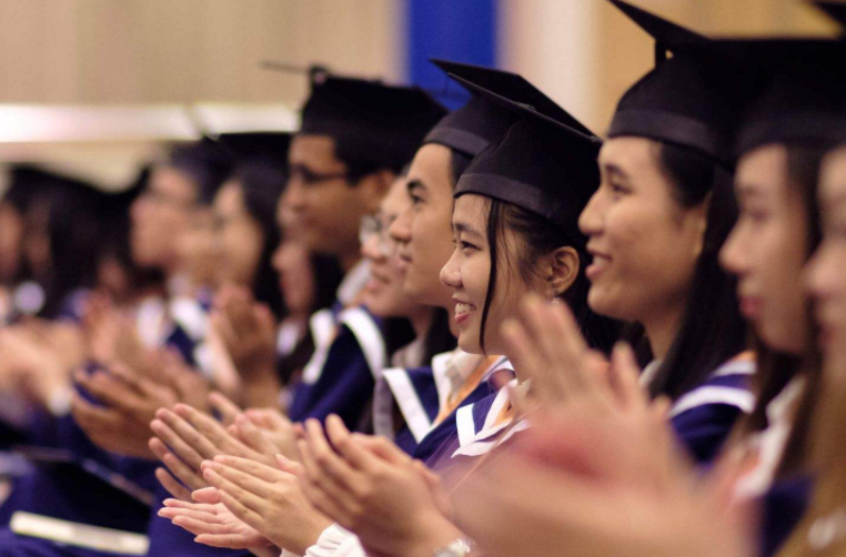 求职|高学历人才也有心酸和无奈?博士生毕业后,年龄成了就业一大阻碍