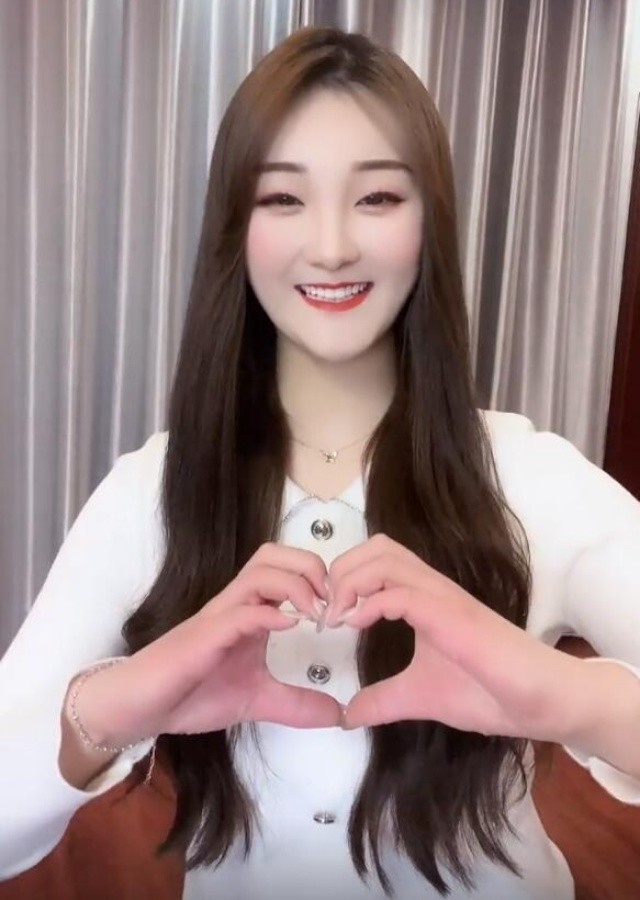 奇奇|陈亚男失婚后重展笑颜，不经磨难怎成长，满屏“支持亚男”藏猫腻