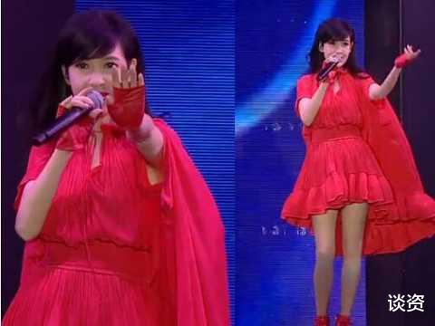 周慧敏|54岁周慧敏献唱冻到发抖，生图眼皮松垮，女神竟老了一大圈