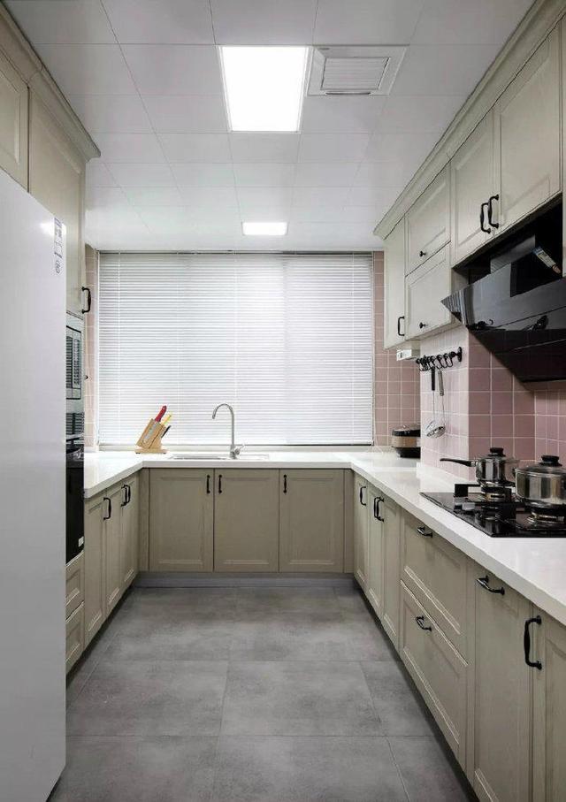 98平米的新房装修毕业啦,全屋高级灰的设计超漂亮,采光明亮通透