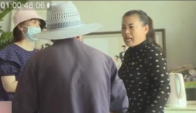 吉林72岁大妈太美大爷抵挡不住,花钱后玩失踪,大爷:手都没碰过
