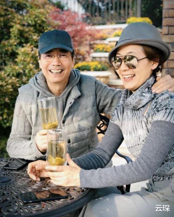 范明|老戏骨范明:娶大4岁的二婚妻子,继子是他的骄傲也是国家的骄傲