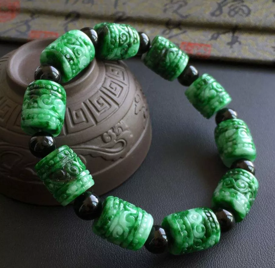 玉雕|买翡翠踩过不少坑?学会这几大要点,你就是行家!