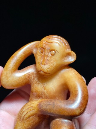 和田玉籽料|明 和田玉籽料受沁 玉猴 摆件