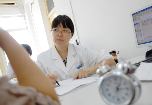 高血压|32岁男子尿酸高达863,医生:这3种“水”是根源,但很多人还在喝