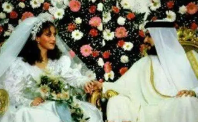 迪拜王妃：擁絕世容顏卻被禁足41年，嫁表哥，如機器一般連生12子-圖4