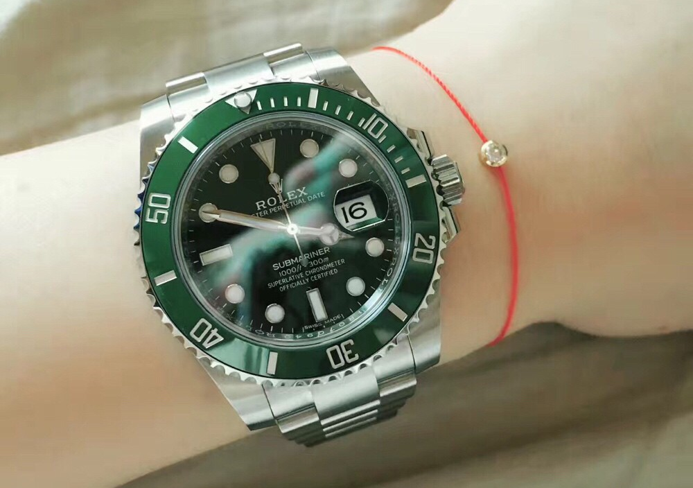 时尚星腕|接受不了溢价买劳力士水鬼，最终我选择了欧米茄海马300