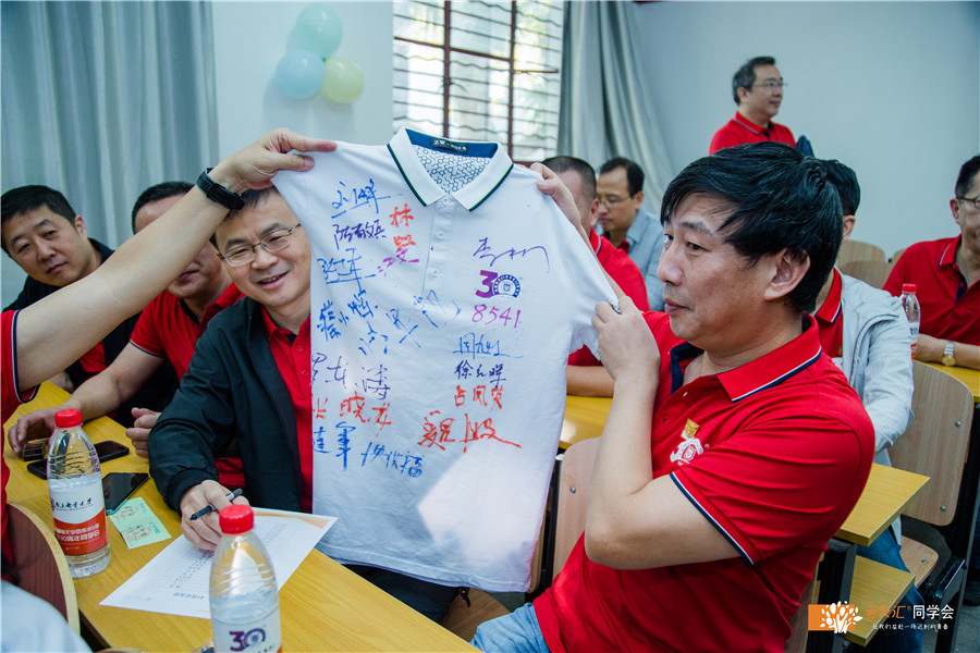老友汇同学聚会服务|纪念青春最好的方式是，定制同学会文化衫？