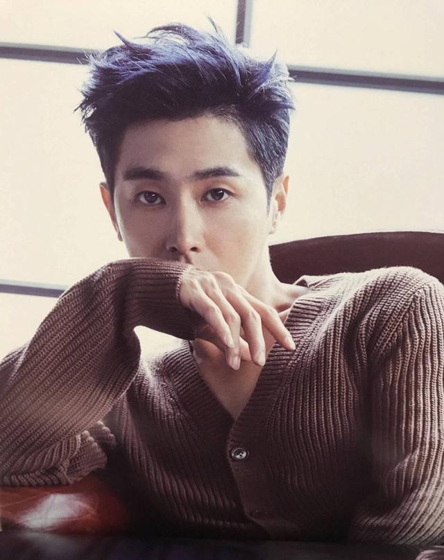 苦不堪言 郑允浩被曝去非法酒店，被取缔时试图逃跑！经纪公司还原真相