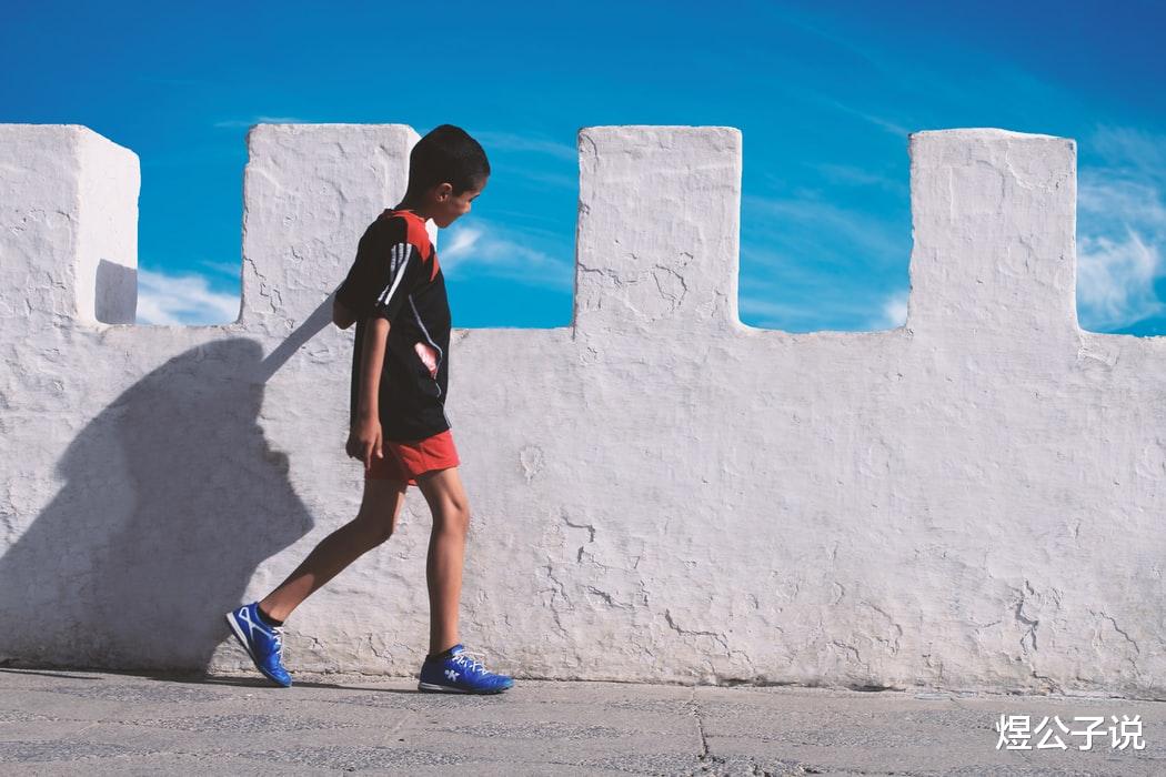 煜公子说|兄弟姐妹走到太近,是场灾难?过来人的做法,值得借鉴学习