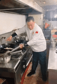 宜昌 日本天皇的19岁女儿长啥样？宠物狗合照流出，网友评论炸锅了